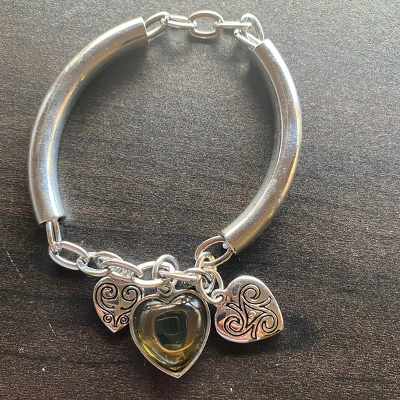 Silver Hearts Elastic Women's Bracelet - Picture 1 of 3
